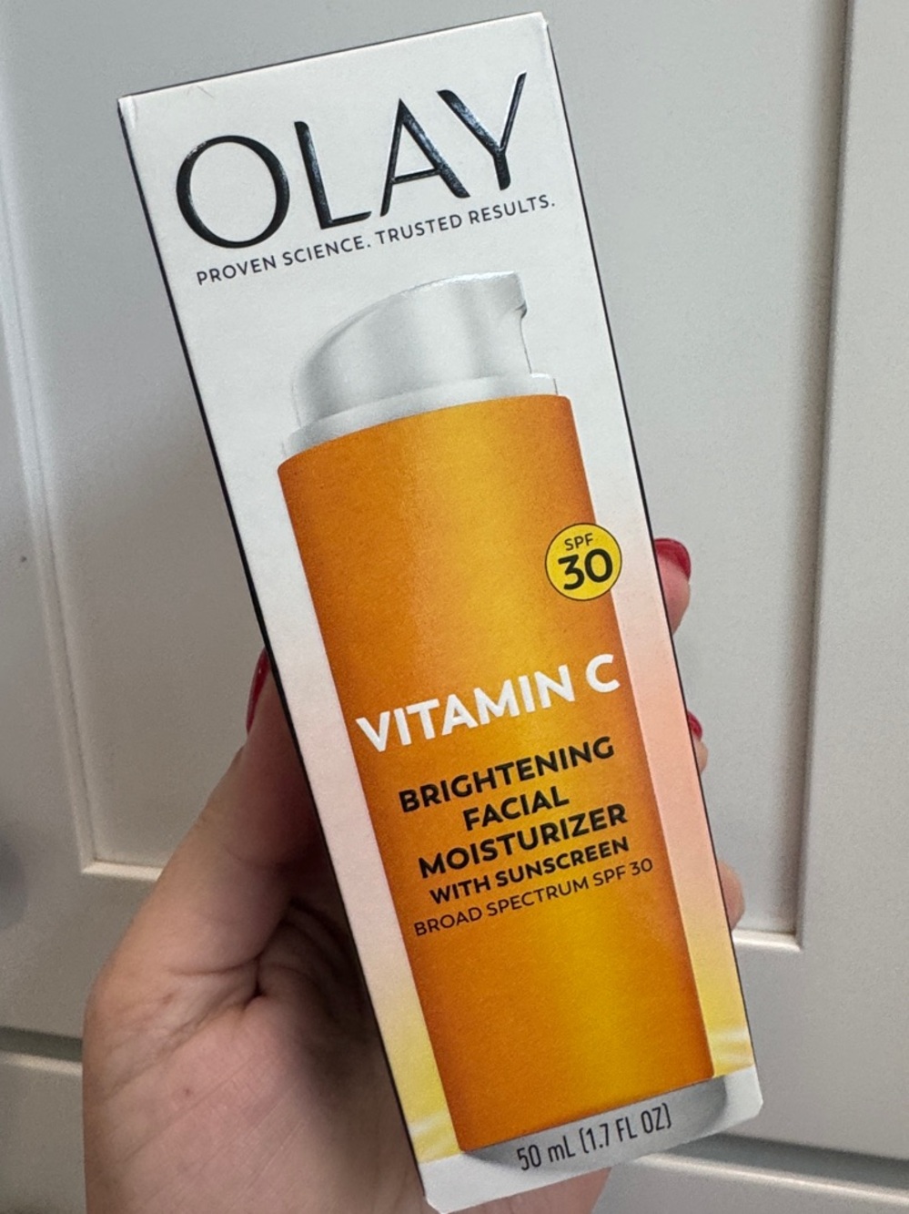 NIB Olay Vitamin C Hydrating moisturizer with sunscreen, SPF 30, 1.7 Oz